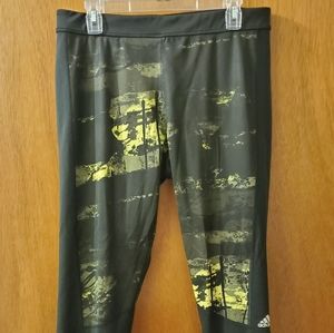 Black and yellow workout legging pants